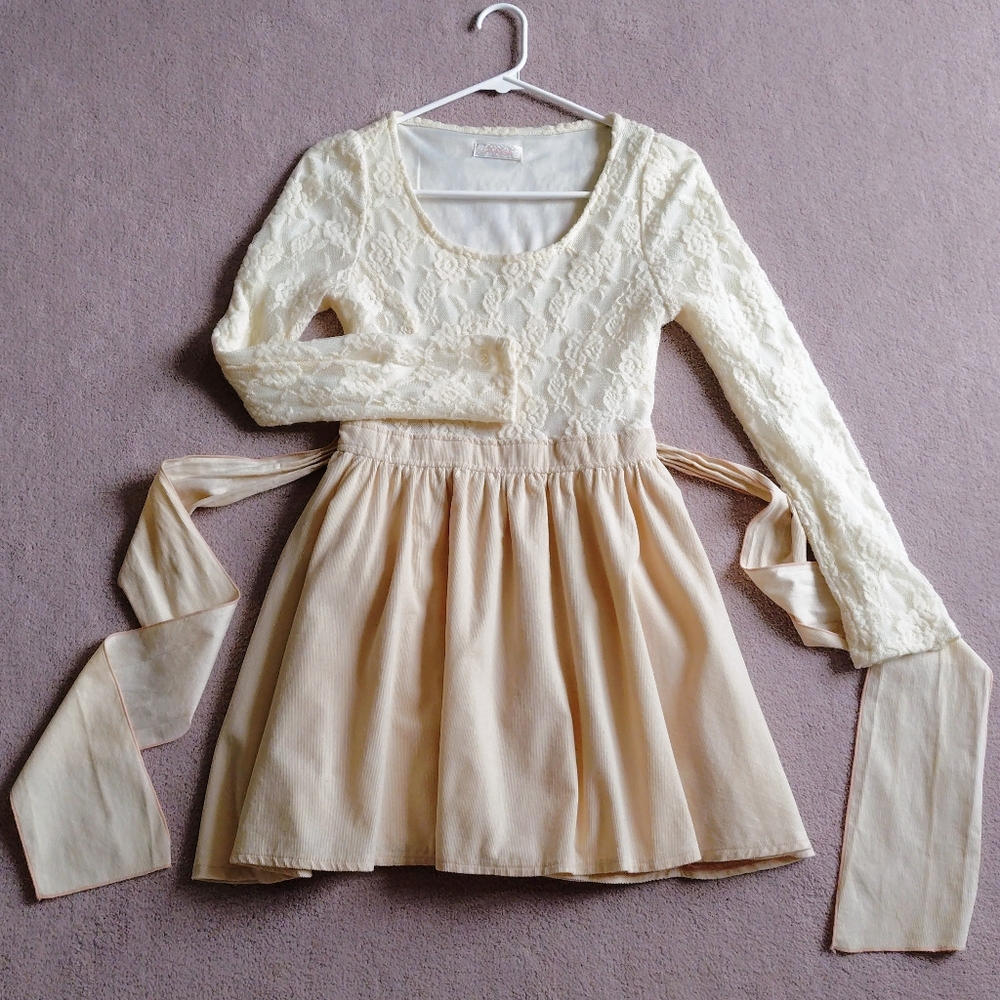Liz Lisa - Cream & Peach Floral Lace Long Sleeve Dress